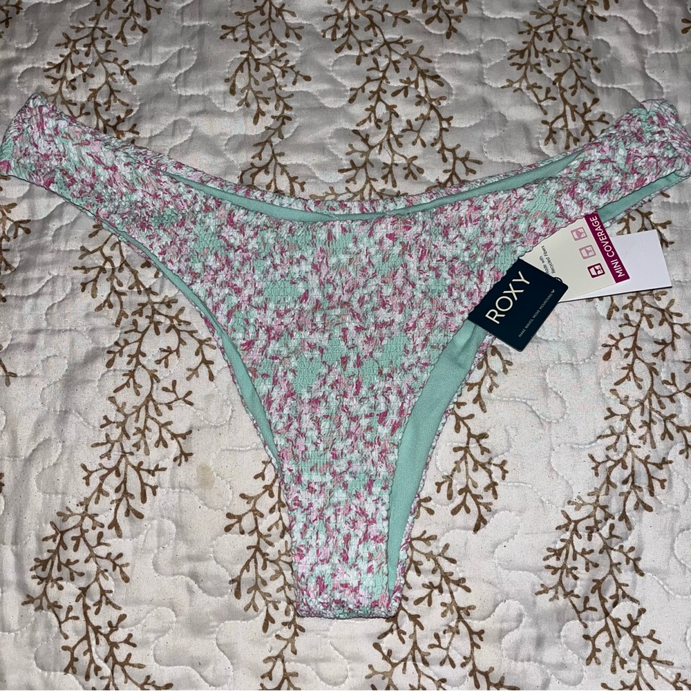 NWT ROXY Ditsy In Paradise Smocked Cheeky Bikini Bottom white floral brook green